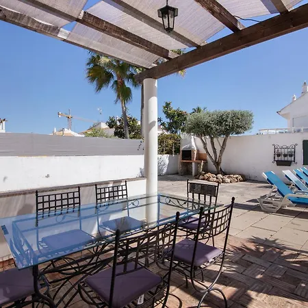 Breeze - Adults Only Feriehus