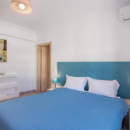 Breeze - Adults Only